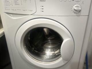 Стиральная машина Indesit WIUN 100