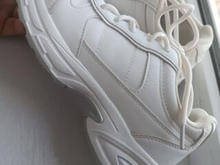 Кроссовки - 36 р-р, 200 р