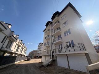 Apartament cu 3 camere, Centru, Codru.