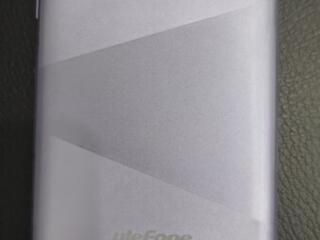 Продам Телефон 2 г на 32 г в идеальном состоянии