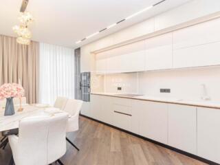 Se vinde apartament superb cu design individual, amplasat în sect. ...