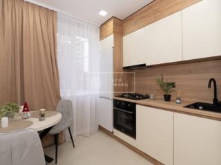 Spre vânzare apartament cu 3 dormitoare și living amplasat în ...