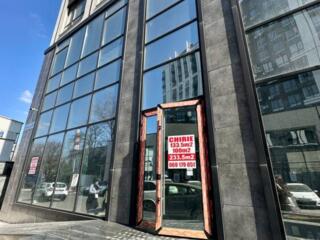 Se oferă în chirie spațiu comercial/oficiu - locație excelentă!