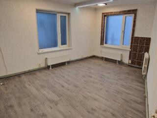 Помещение 20 м², первая линия, Бельцы (салон/офис)