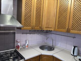 Пропонується в оренду 1-к.кв. біля м. Палац Україна (2 хв пішки), ...