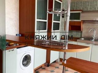 Продам двухэтажную 3-х. комнатную квартиру на Оболонской набережной ..