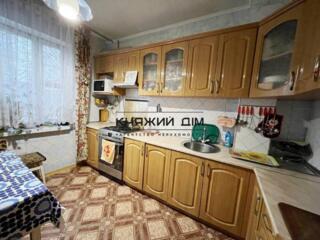 Продаж 5 к.кв. на вул. Галицька 12, 100/65/7 кв.м, 1/9 пов. буд. ...