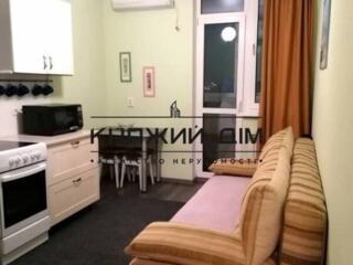 Продаж 1 кім. квартири на Інституті хімії Площа: 42 кв. м., 23 поверх 