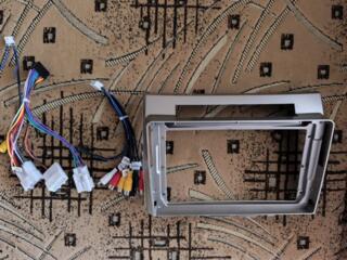 Продается рамка от Toyota Corola Verso с комплектом проводов