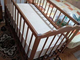 Продажа детской кроватки и столик