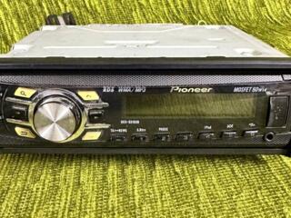 Продам оригинальную магнитолу Pioner.