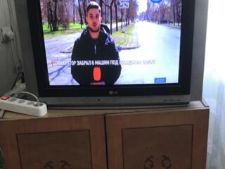 Продам телевизор LG + декодер.