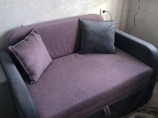 Диван двухместный. Отличное состояние. Новый. Пользовались 1 месяц