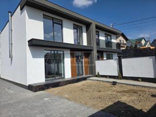 Spre vânzare duplex, cu suprafața de 160 m.p, amplasat pe un teren de 