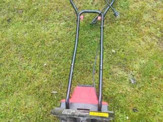 Продам маленький электрокультиватор, находится в Бендерах цена 1750