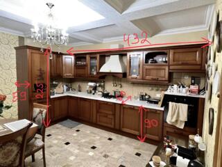 Продам угловую кухню со всей встроенной техникой