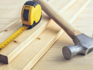 Установка и монтаж карнизов, зеркал, телевизора, полок, картин Монтаж