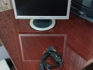 Монитор 19 Самсунг