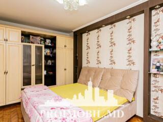 Vă propunem spre vânzare acestapartament cu 2camere și living,sect. ..