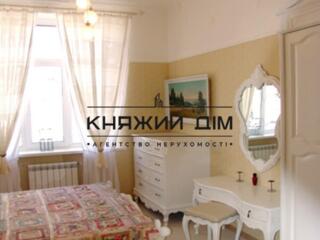 Оренда квартири в центрі Києва. Локація: вул. Сергія Гусовського, ...