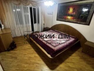 Продаж 4-х кімнатної квартири по вул. Вишняківська, 7А. Квартира на ..