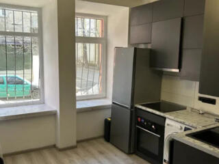 Продам 1 комнатную квартиру в Центре.