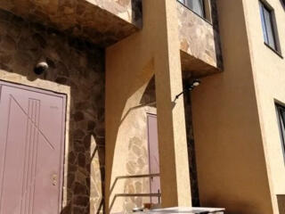 Просторный дом на 10 сотках земли, 7 ст. Большого Фонтана