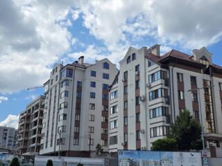 2 odai. 80 m. p. Club house. Durlești.