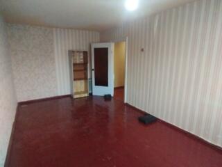 2-комнатная квартира в середине дома 3/9 этаж