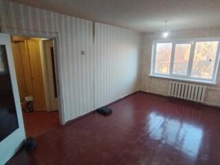 2-комнатная квартира в середине дома 3/9 этаж