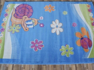 Vind covor pentru camera copiilor în stare perfectă