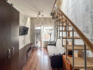 Se vinde apartament în 2 nivele cu 1 dormitor amplasat în sec. ...