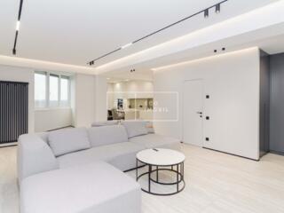 Vă propunem spre închiriere un apartament cu 3 dormitoare și living ..