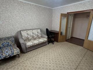 Сдается 1 комнатная квартира с большой лоджией.