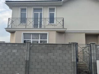 Продам двухэтажный дуплекс 150 кв. м., жилой массив Дайберг.