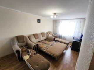 Двуспальный диван и кресла