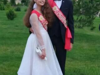 Вечернее, свадебное, выпускное платье.