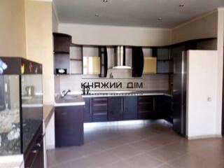 БЕЗ КОМІСІЇ !!! У ЖК на Староноводницька пропонується в довготривалий 