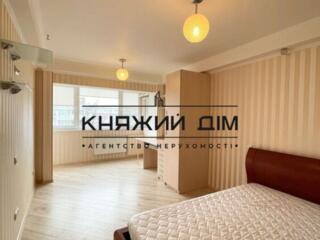 Продаж 2-кімнатної квартири студіо на Русанівці, (спальня і ...