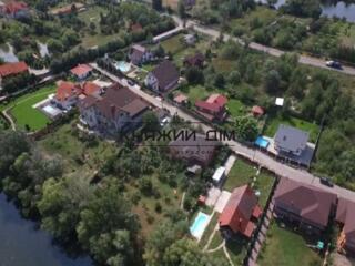 Срочно!!! Продам 2-х.этажный, кирпичный дом с выходом на воду. Дом ...