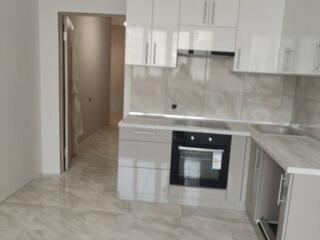 Продается просторная двухкомнатная квартира с ремонтом в новом доме в 