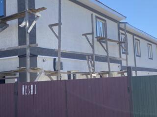 Продается современная таунхаус общей площадью 80 м2, расположенная в .