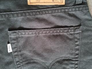 Джинсы Levis
