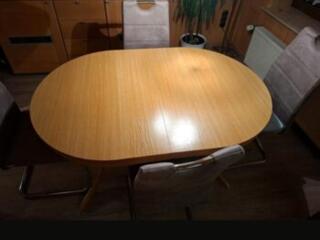 Стол из дерева и 4 стула