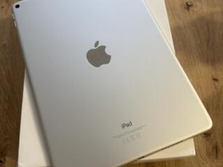 iPad Air 3 (2019) 64 Gb Silver в отличном состоянии.