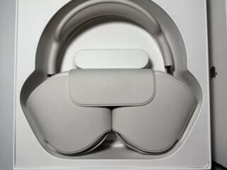 AirPods Max 2 (2024)