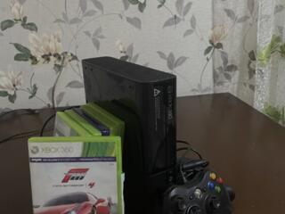 Продам Xbox 360e в отличном состоянии