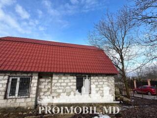 Vă propunem spre vânzare această casă în Dumbrava, str.Stejarilor, cu 