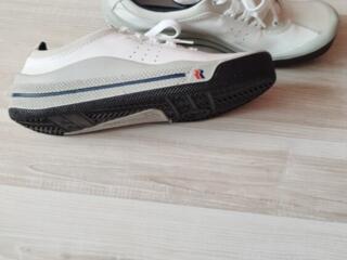 Продам кроссовки