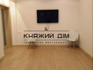 Предлагается в аренду 2-х этажный офис по ул. Печенежская 16 возле м. 